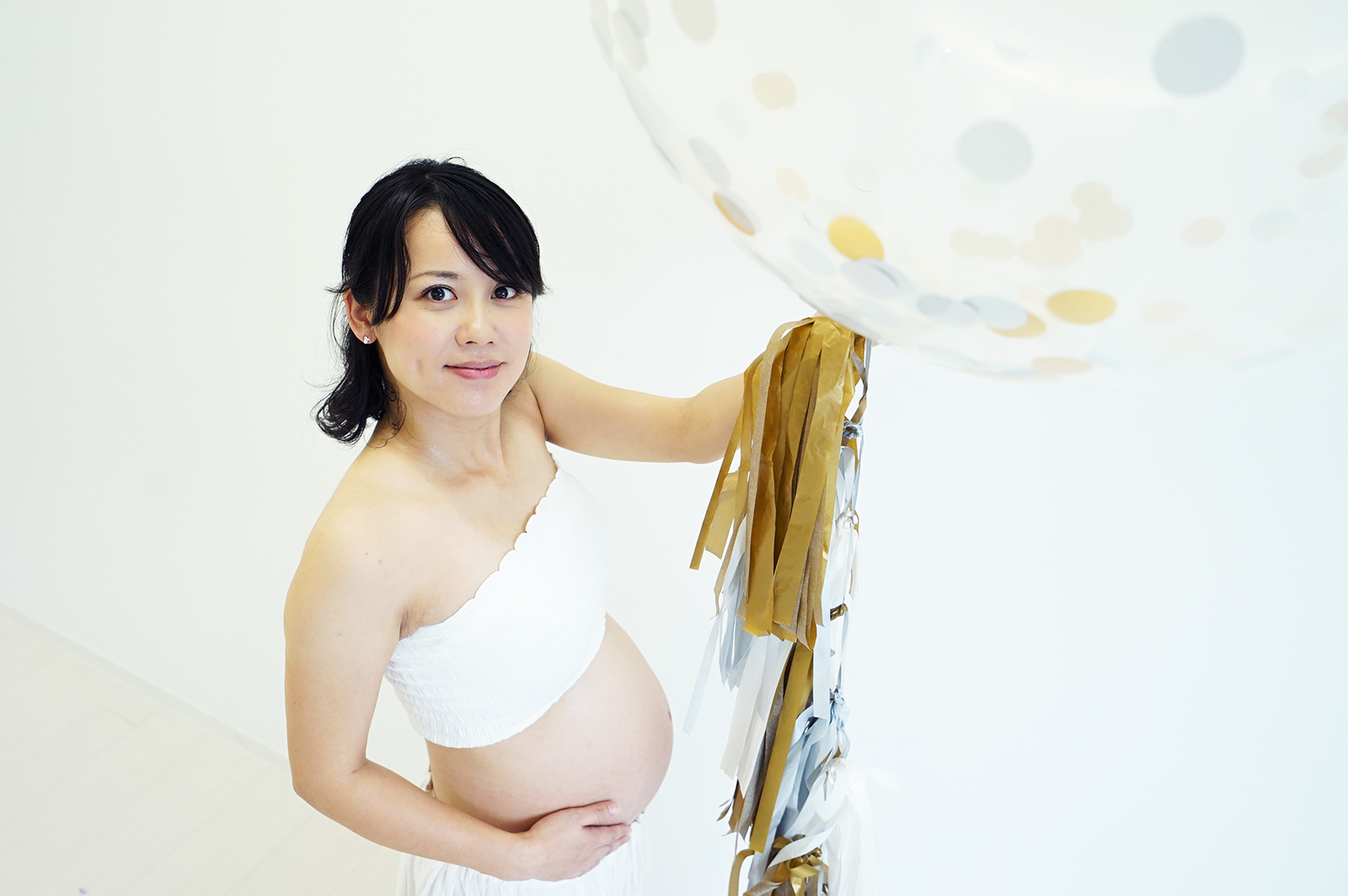 可愛くておしゃれなマタニティフォトの画像