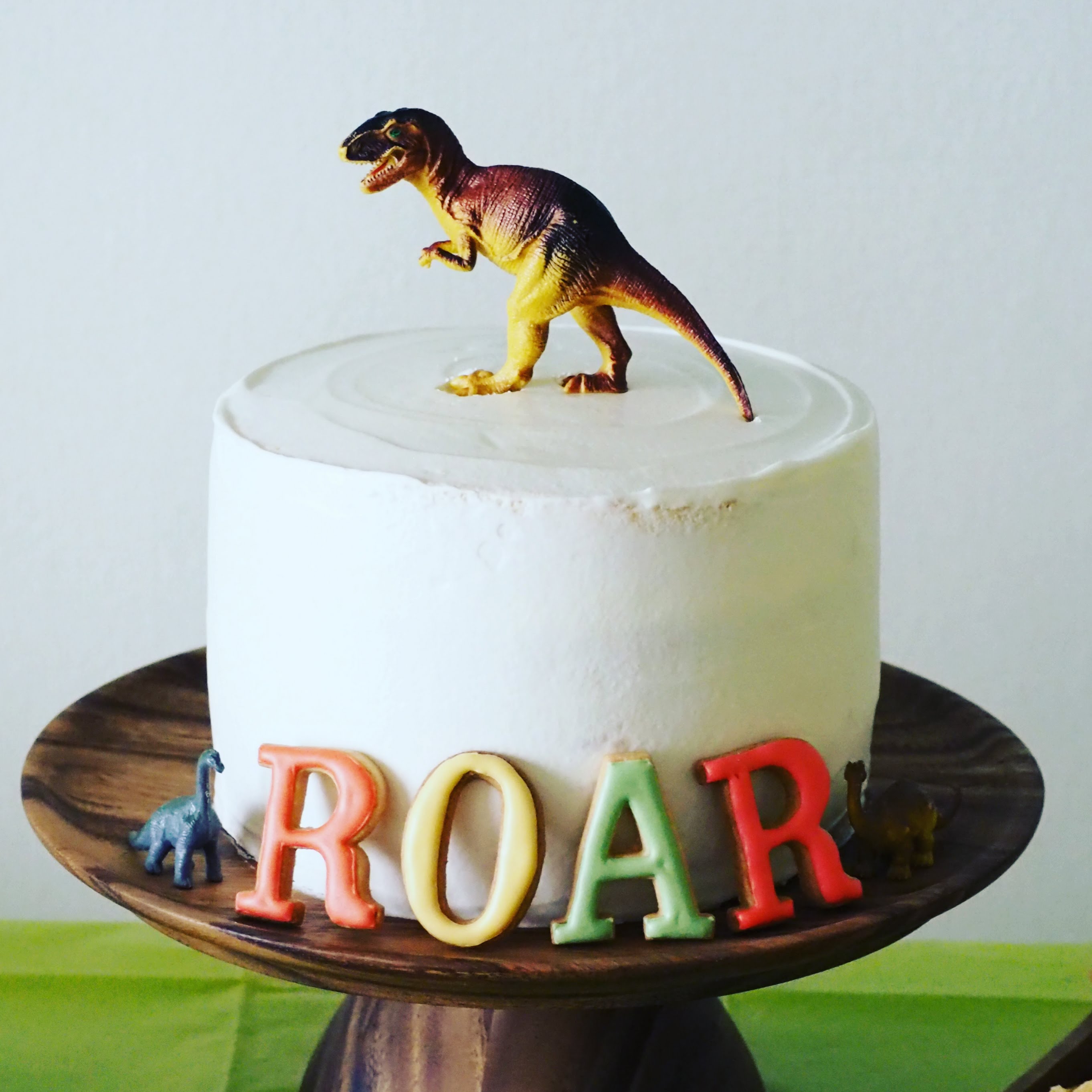 恐竜ケーキ
