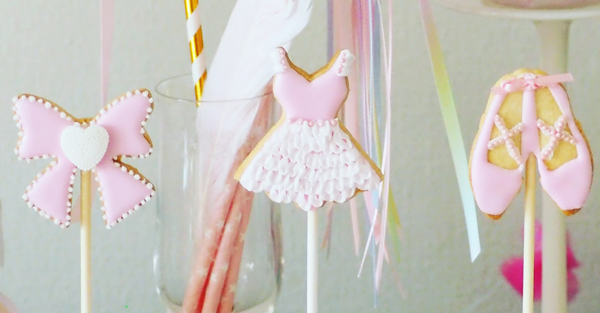 TOE SHOES AND PINK TULLE