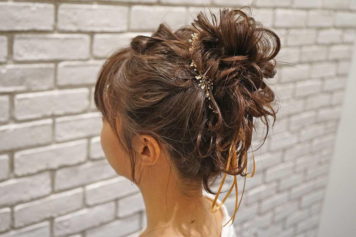 自分に似合うヘアスタイルはタイプ別リアル花嫁のトレンド髪型講座
