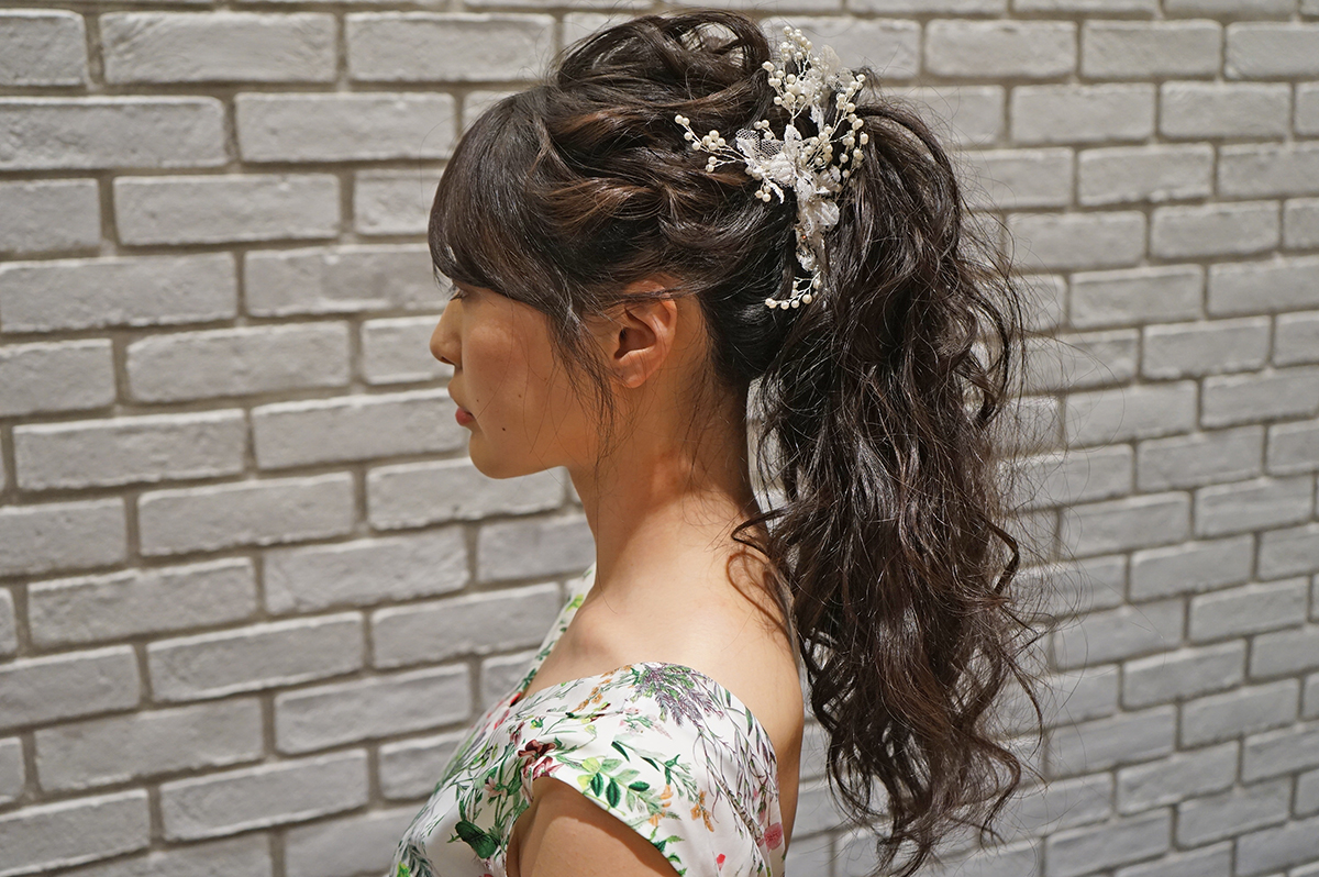 自分に似合うヘアスタイルは タイプ別リアル花嫁のトレンド髪型講座 Arch Days