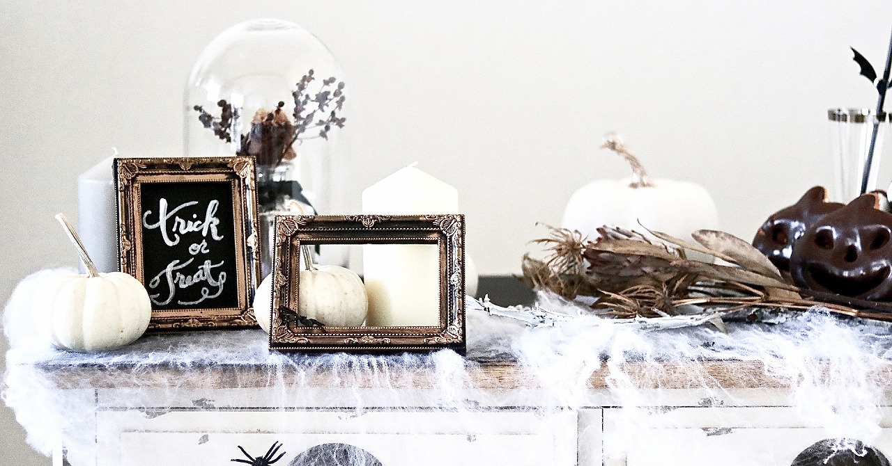 HALLOWEEN IN RUSTIC WHITE