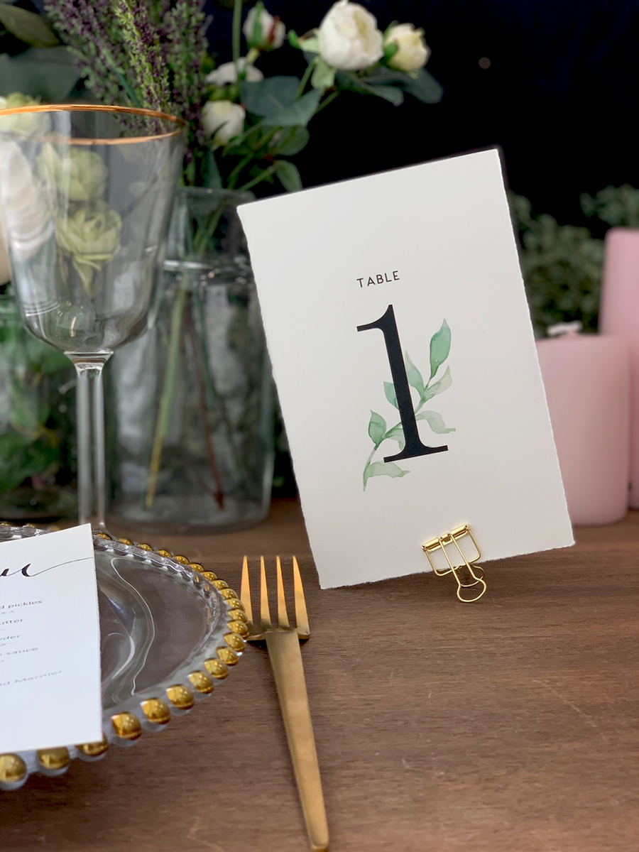 簡単手作り オシャレなボタニカルデザインのテーブルナンバー 無料テンプレート Arch Days