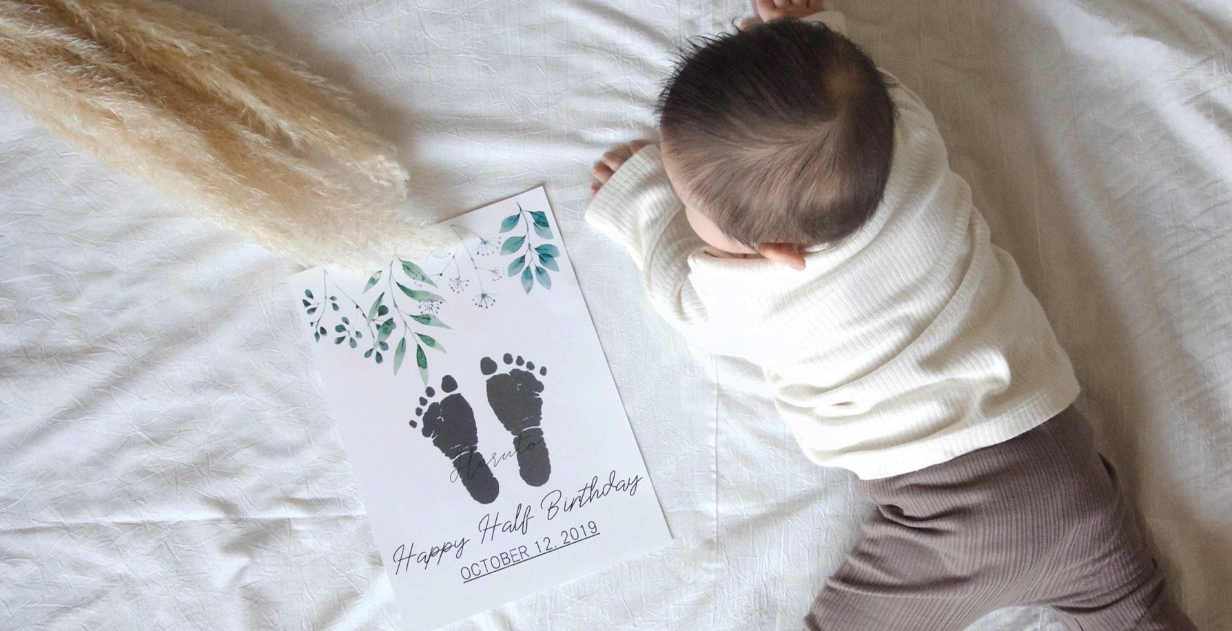 ハーフバースデーの記念に！赤ちゃんの手形・足形が取れる無料テンプレート | ARCH DAYS
