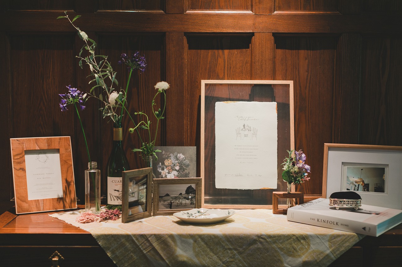 4周年記念イベントが テーブルランナー 布 結婚式のウェルカムスペース