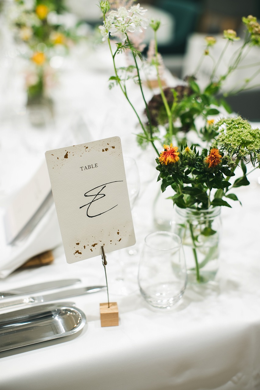 おしゃれな結婚式テーブルナンバーが見たい！花嫁の手作り実例８選 ARCH DAYS
