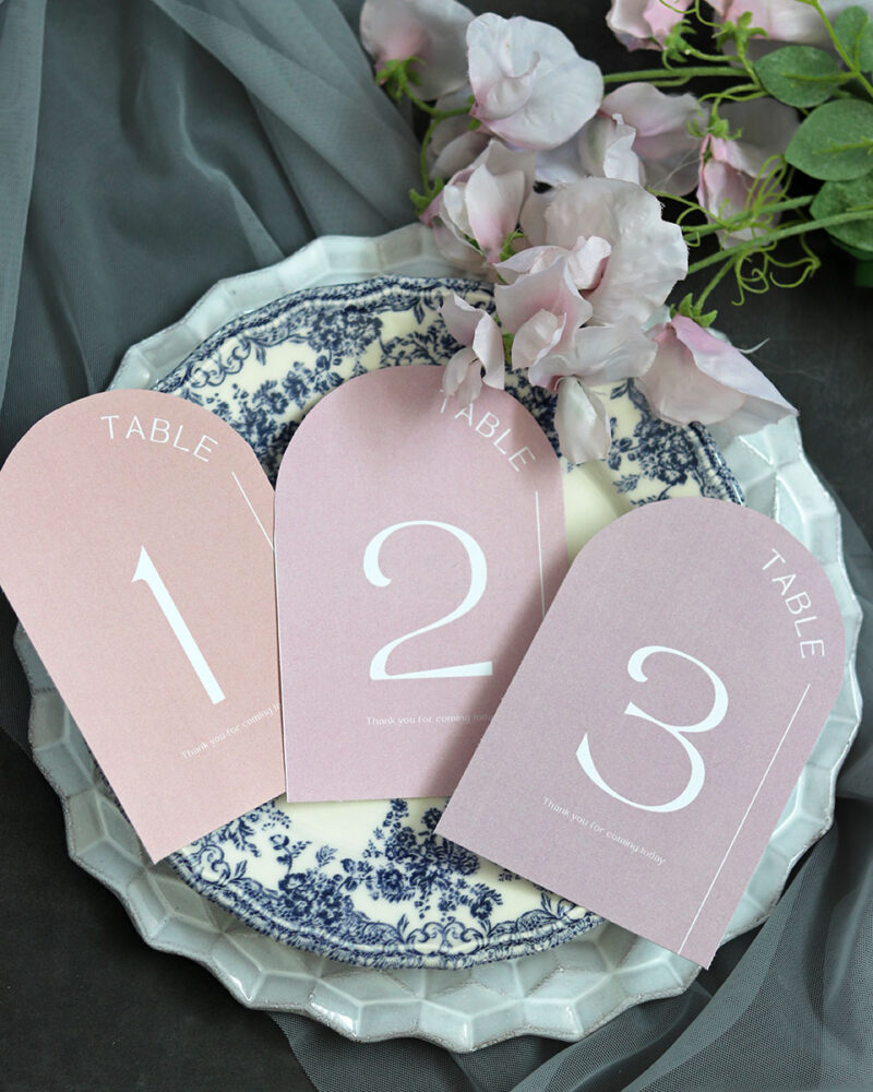 無料テンプレート｜おしゃれなテーブルナンバーを簡単手作り【アーチ型】 ARCH DAYS