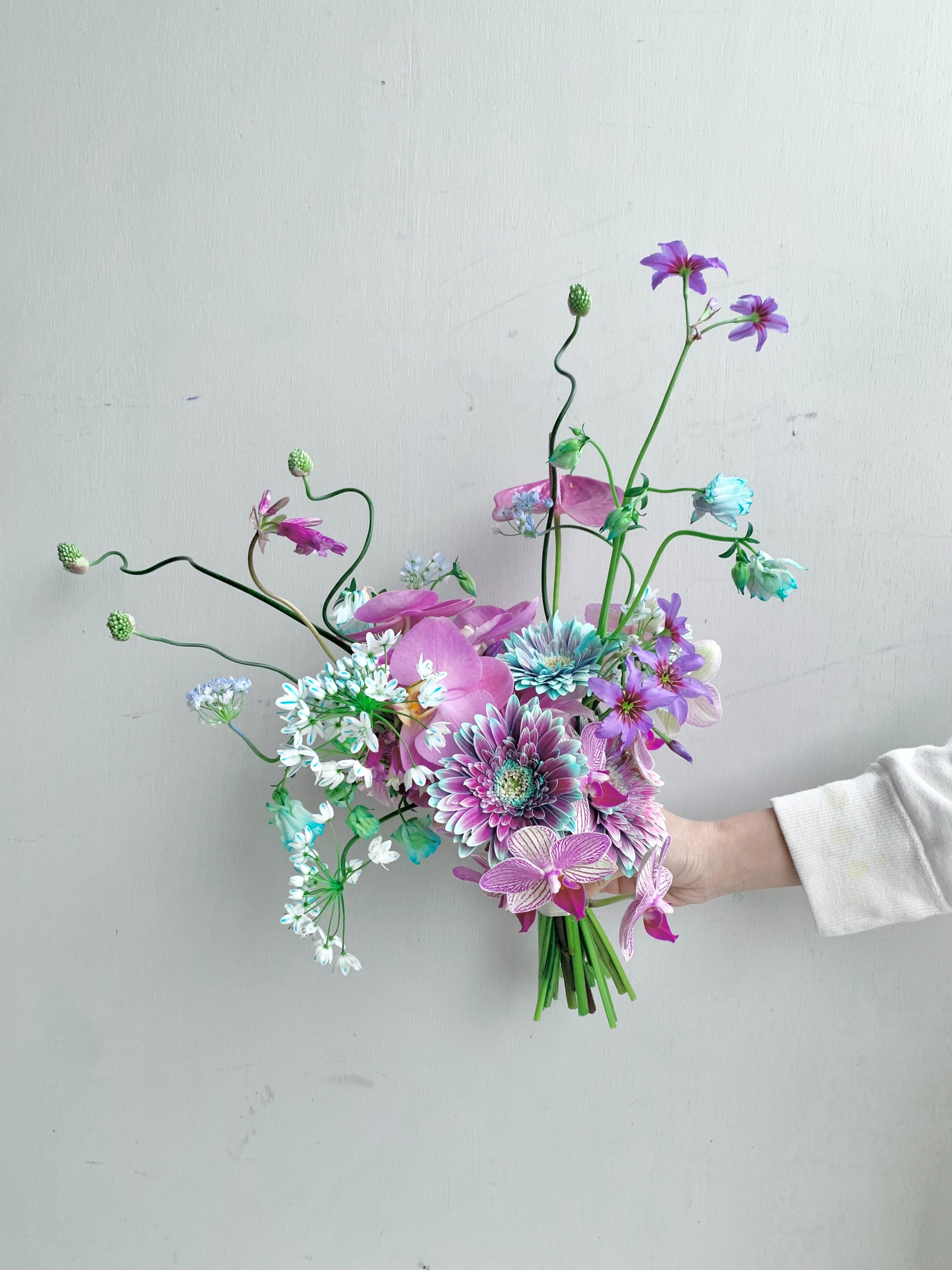 アートPOPな世界観「L.i.F design」のお花を独占特集