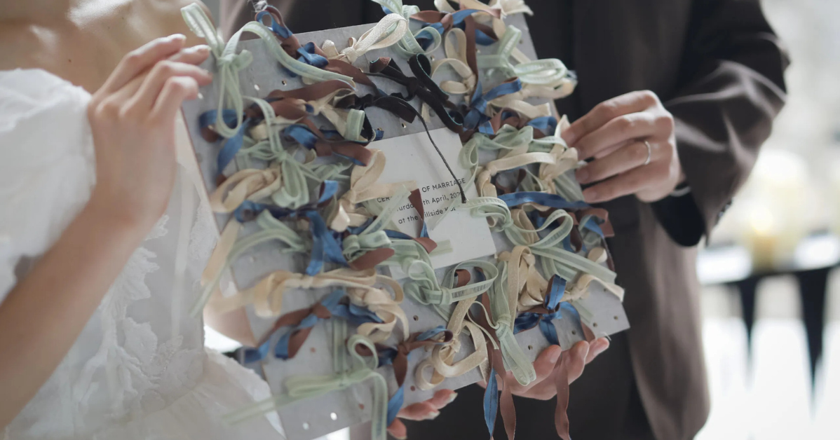 式後も飾れる！おしゃれな結婚証明書アイデア8選｜人気のゲスト参加型デザインも紹介