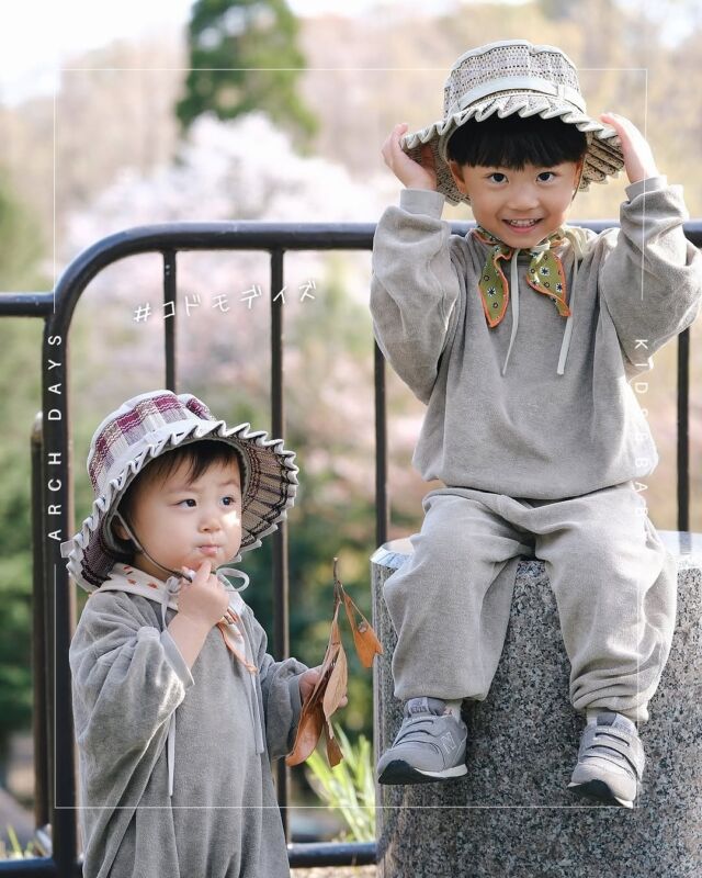 【日常を愛しく残す #コドモデイズ 📷✨ 】
今回は、毎月恒例「おしゃれキッズベビーフォト」をご紹介します！

1枚目: じいじばあばと一緒に公園でのんびりお散歩した日🌱(@rururunbaby さん)
2枚目: バラのアーチが素敵だった💕(@yukik_baby さん)
3枚目: ワンピースとお揃いのスカーフでヘアアレンジ♩(@chi.t.a.i.chi さん)
4枚目: アポリナのパッチワークパンツコーデでおでかけ🥀(@____s.elly0926 さん)
5枚目: 一番好きなお花のしたで🌹♡(@mamamamamama3838 さん)
6枚目: おベビ感たっぷりでかわいいね🩵(@naenaris さん)
7枚目: 耳つき帽子で動物園へ🐿️(@chi7__ さん)
8枚目: まだまだ行きたい菜の花♡(@__ryo.sou__ さん）
9枚目: 近頃おチャラけなぼうや👦🏻(@towawa._____ さん)
10枚目: 集う日のリンクコーデ！楽しさ倍増だね♩(@_____yz.k__ さん)

みなさん、素敵なお写真ありがとうございました✨
来月もお楽しみに♩

━━━━━━━━━━━━━━━━
＼キュンとするお子さんの日常写真大募集📸／

「#コドモデイズ 」をつけて投稿するだけで応募完了！
ポストいただいた中から厳選して、素敵なお写真をこちらのアカウントでご紹介させていただきます✨
沢山のご応募お待ちしています♩
⁡━━━━━━━━━━━━━━━━
⁡⁡
▽ARCH DAYSトップページはこちらからチェック！
@archdays　プロフィールのリンクから
⁡
▽ウェディング情報は姉妹アカウントへ💎
@archdays_weddings
⁡
#子どもの日常をもっと写真に#何気ない瞬間を残したい #愛すべき日常を写真で残そう#ママカメラ#成長記録 #日常の風景 #日常の一コマ #赤ちゃんのいる暮らし #赤ちゃんのいる生活 #こどものいる暮らし #こどものいる生活 #子どものいる暮らし #コドモデイズ #archdays